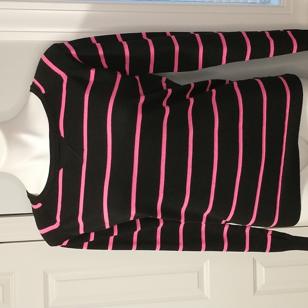 JC Penney_Long sleeve_Black and pink stripes_L